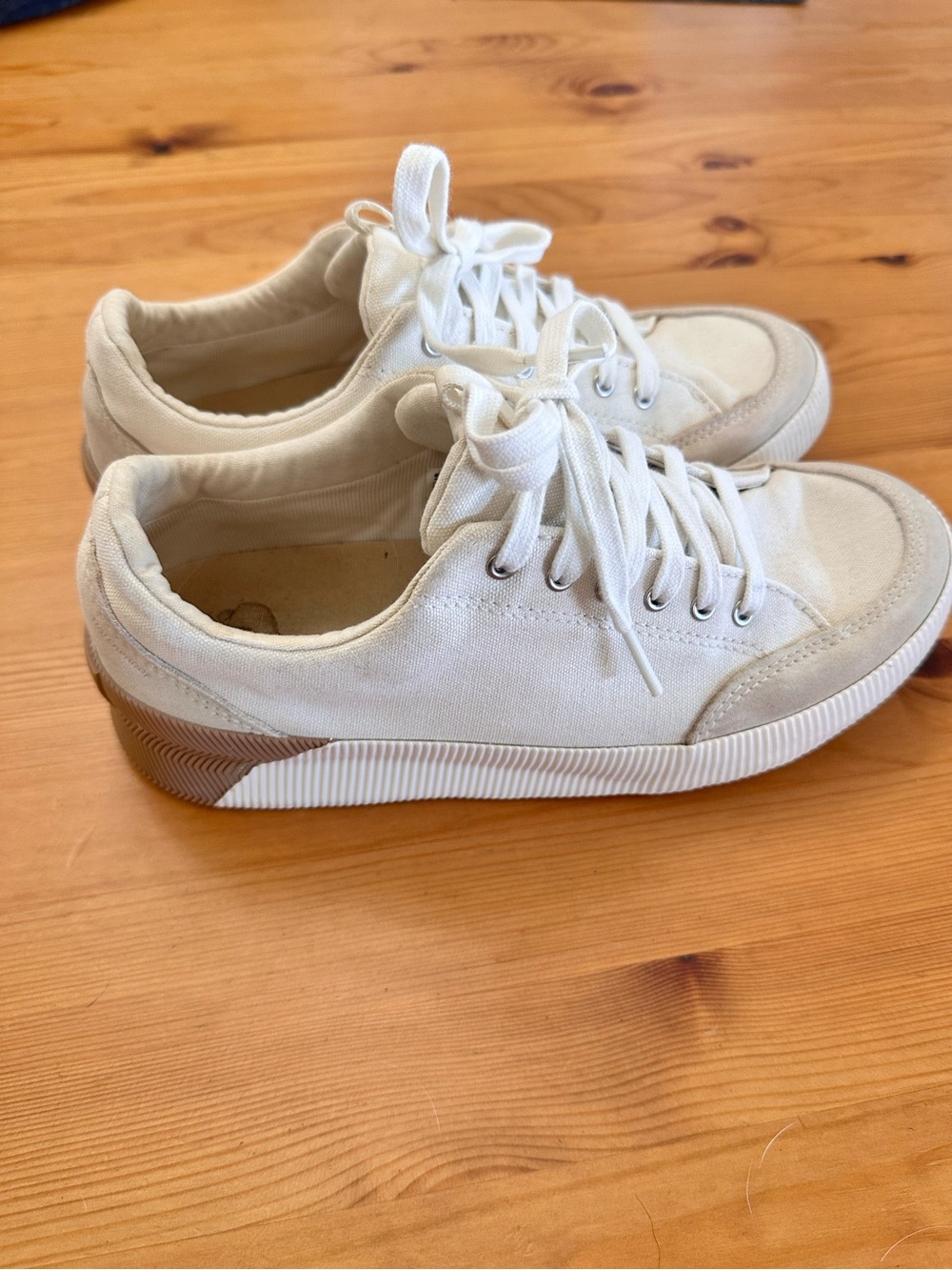SOREL | Casual Low-Top Canvas Sneakers in Off-White and Taupe
